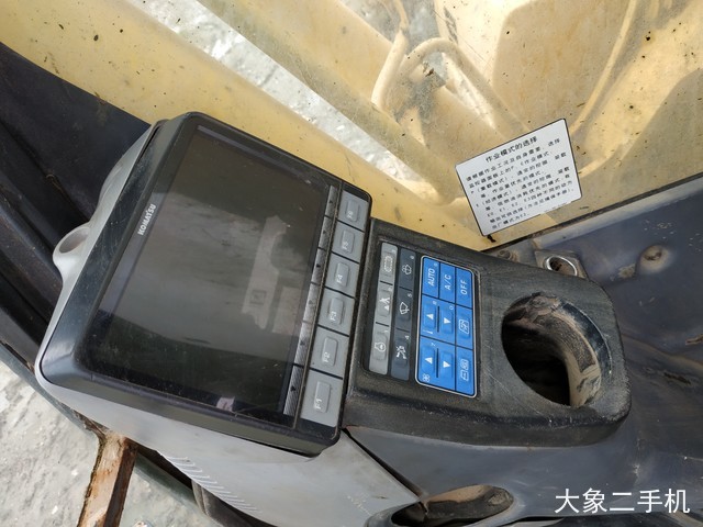 小松 PC240LC-8 挖掘机